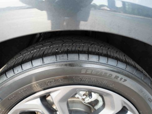 Used 2023 Honda Accord EX image 29