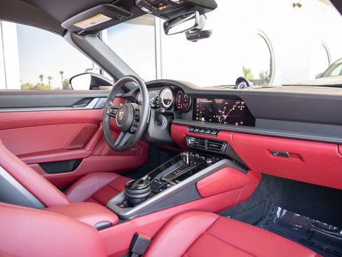 Certified 2024 Porsche 911 Targa 4S AWD/4WD image 25
