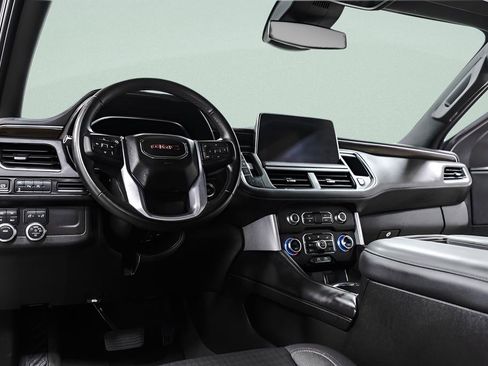 Used 2023 GMC Yukon XL SLE image 26