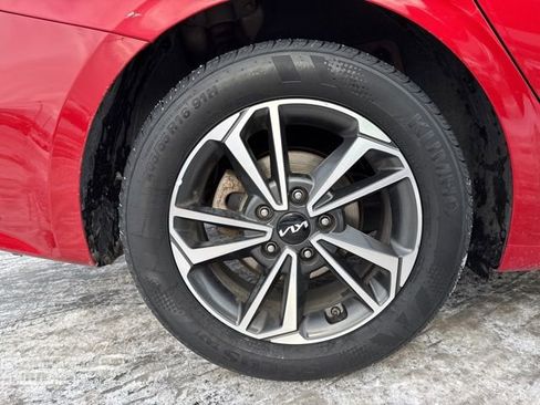 Used 2023 Kia Forte LXS image 9