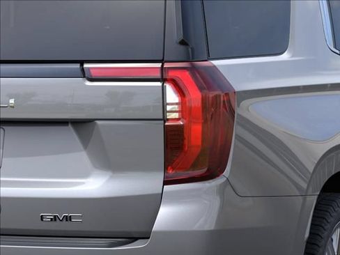 New 2026 GMC Yukon Denali Ultimate w/ LPO, Floor Liner Package AWD/4WD image 13