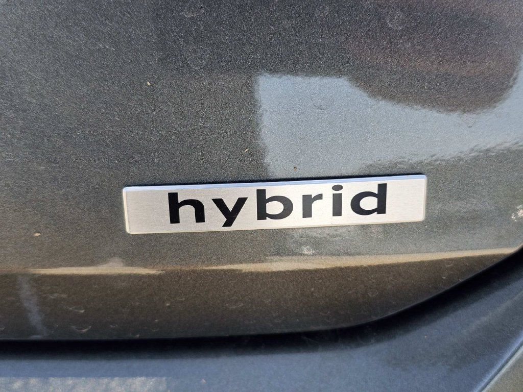 Used 2025 Hyundai Elantra Limited FWD image 11
