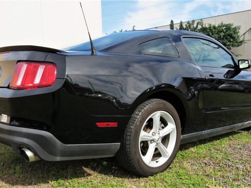 Used 2012 Ford Mustang GT RWD image 8