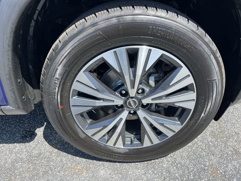 Used 2023 Nissan Rogue SV AWD/4WD image 13