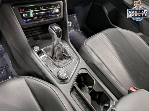 Used 2022 Volkswagen Tiguan SE image 15