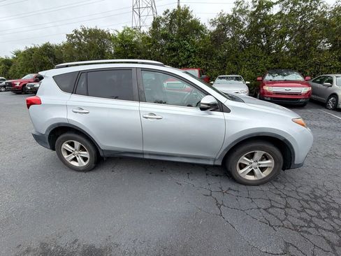 Used 2013 Toyota RAV4 XLE FWD image 2