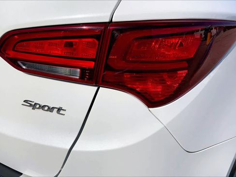 Used 2017 Hyundai Santa Fe Sport image 29