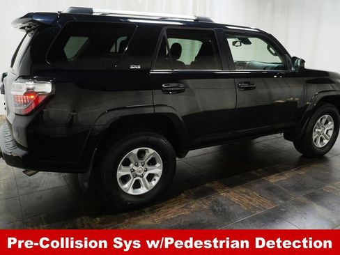 Used 2020 Toyota 4Runner SR5 AWD/4WD image 4