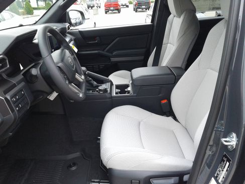 New 2026 Toyota 4Runner SR5 image 7