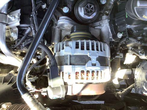 Used 2024 Jeep Gladiator Rubicon w/ Technology Group AWD/4WD image 21