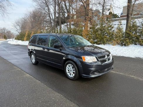 Used 2014 Dodge Grand Caravan SXT image 4