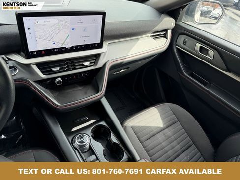 Used 2025 Ford Explorer ST-Line w/ ST-Line Street Pack AWD/4WD image 24