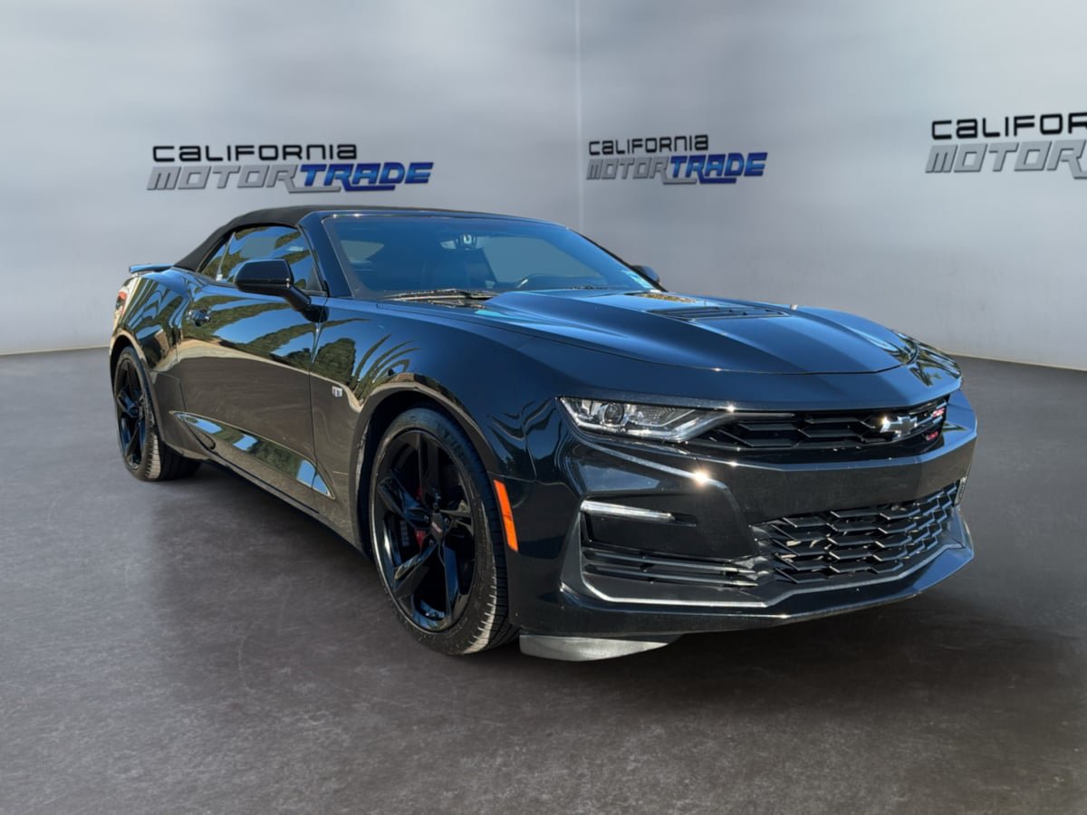 Used 2020 Chevrolet Camaro SS RWD image 3