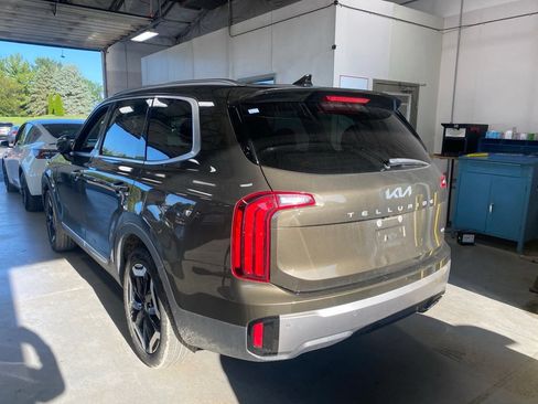 Used 2025 Kia Telluride S AWD/4WD image 3