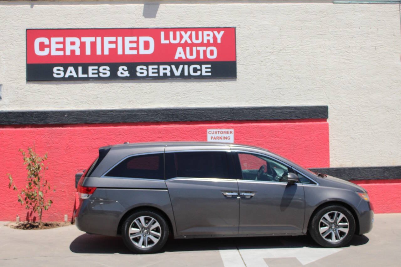 Used 2017 Honda Odyssey Touring image 1