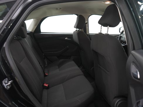 Used 2015 Ford Focus SE FWD image 12