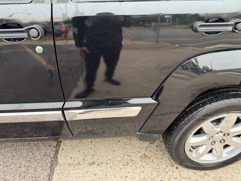 Used 2012 Jeep Liberty Sport image 25