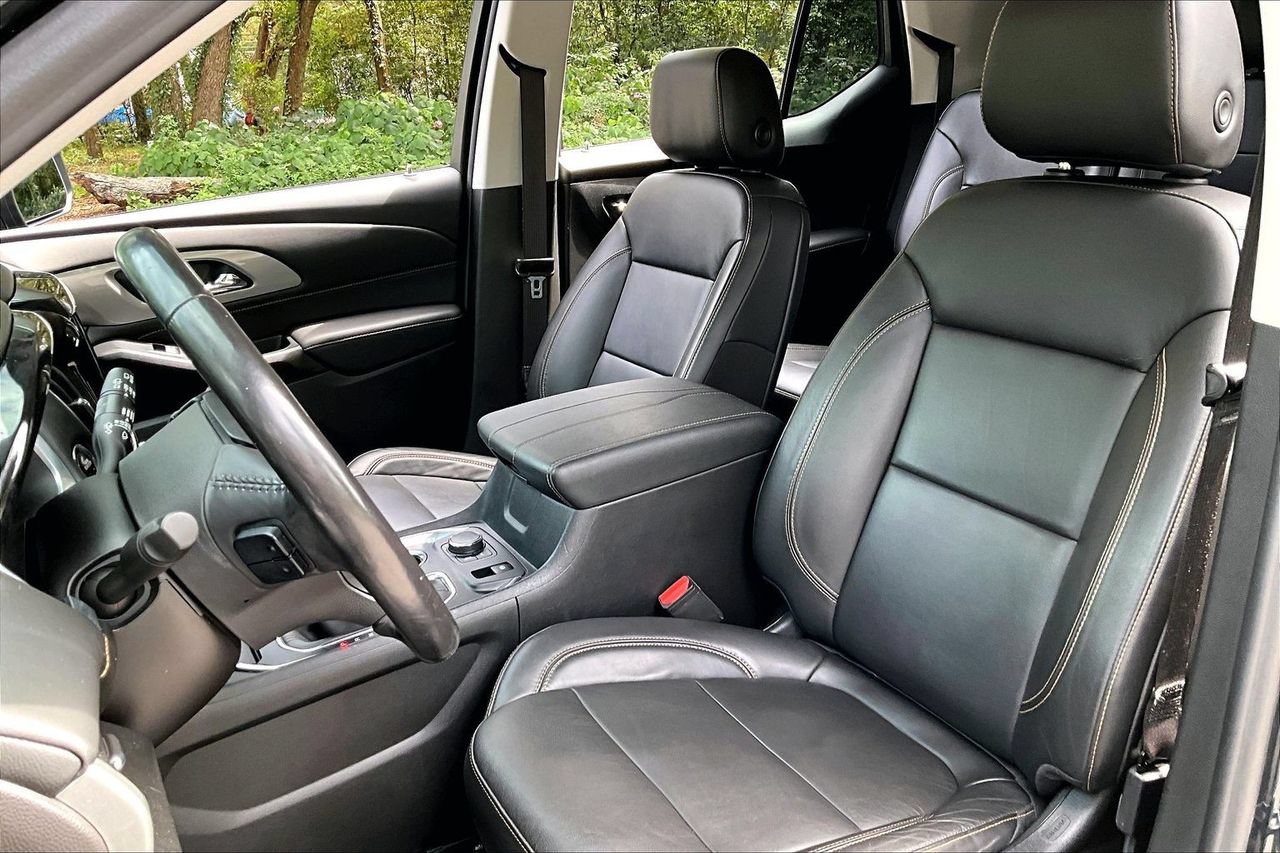 Used 2021 Chevrolet Traverse RS AWD/4WD image 18