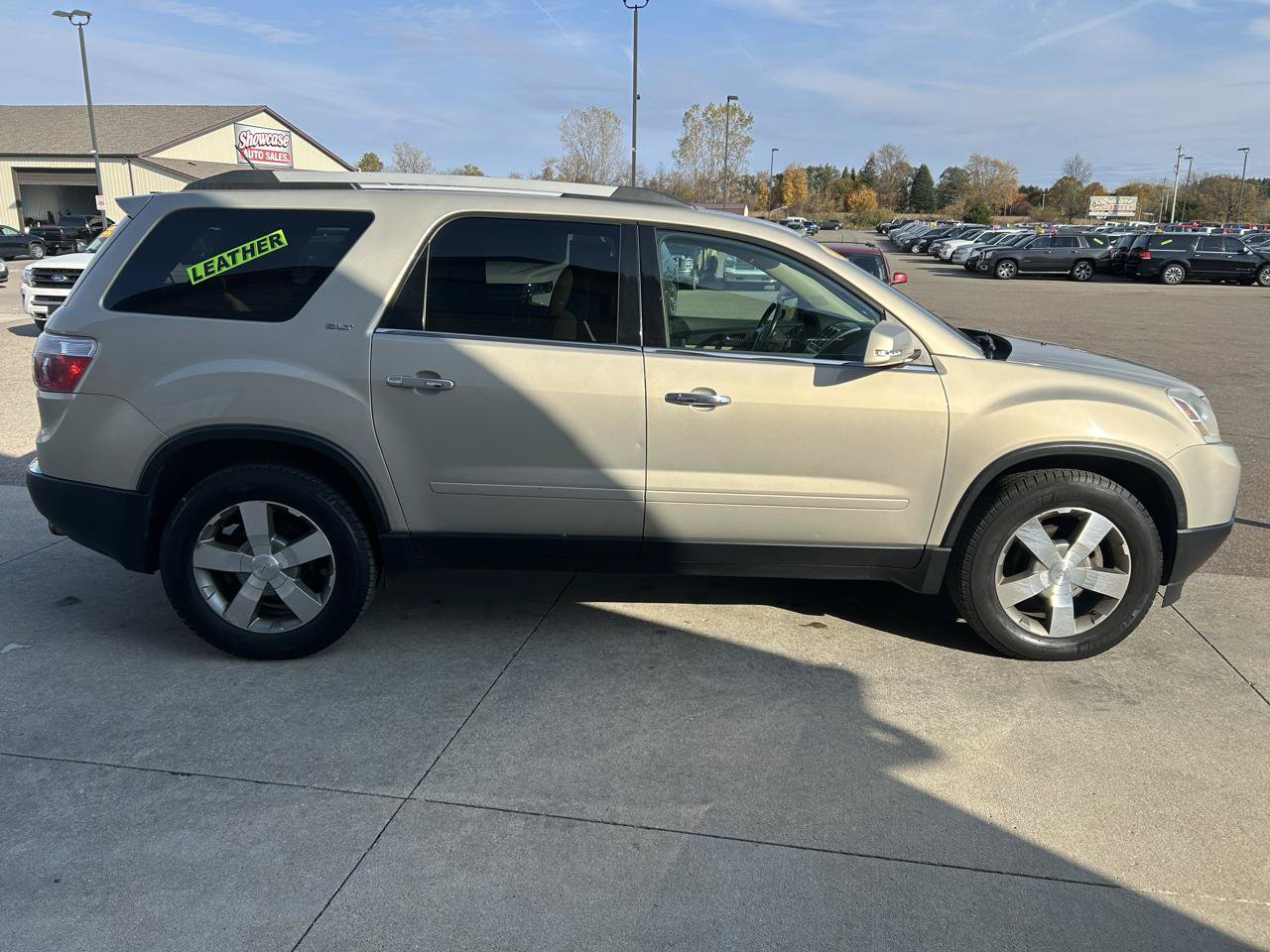 Used 2011 GMC Acadia SLT FWD image 4