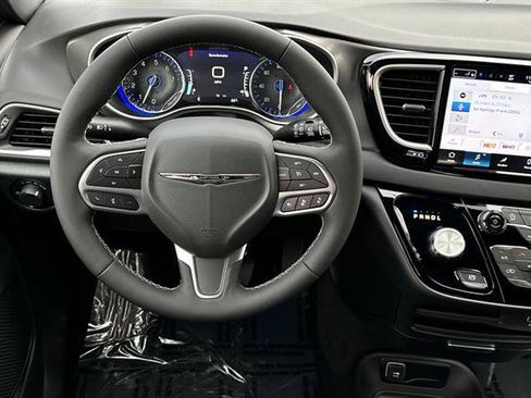 New 2026 Chrysler Voyager LX FWD image 10