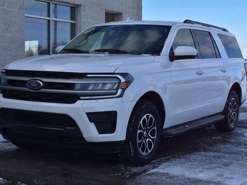 Used 2023 Ford Expedition Max XLT image 9