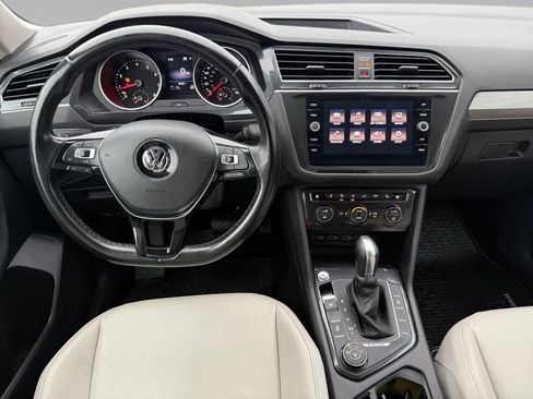 Used 2018 Volkswagen Tiguan SE image 11