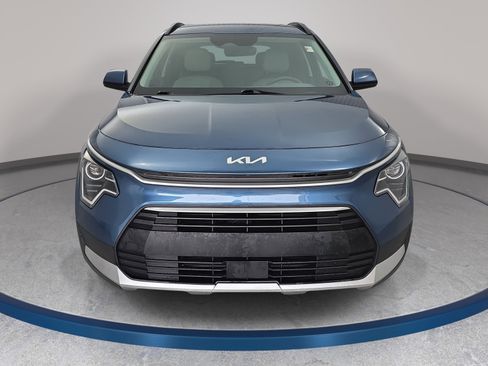 Used 2023 Kia Niro EX FWD image 2