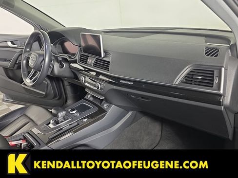 Used 2018 Audi Q5 2.0T Premium Plus w/ Premium Plus Package AWD/4WD image 19