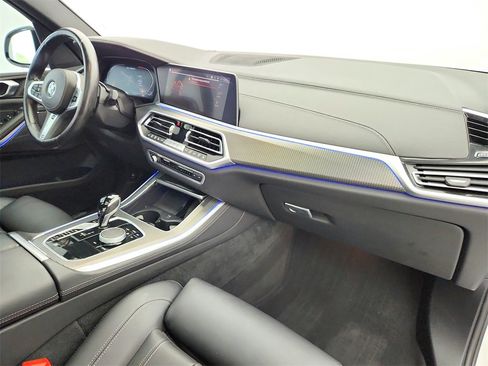 Used 2022 BMW X5 M50i image 30