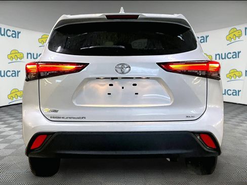 Used 2023 Toyota Highlander XLE image 5
