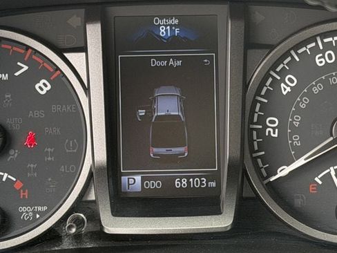 Used 2023 Toyota Tacoma TRD Off-Road image 17