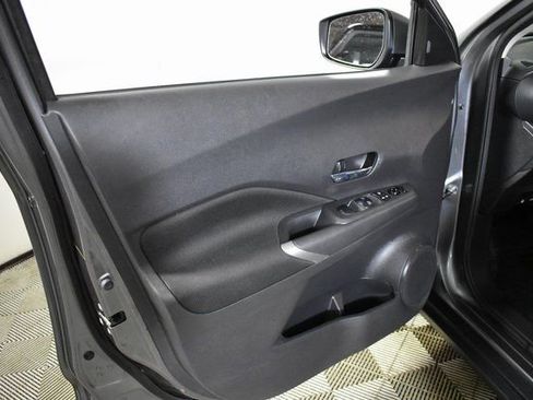 Used 2021 Nissan Kicks SV image 7