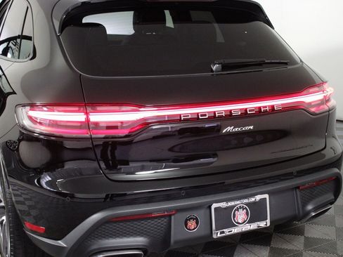 Used 2025 Porsche Macan image 12