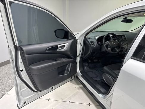 Used 2020 Nissan Pathfinder S FWD image 8