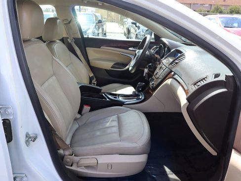 Used 2012 Buick Regal Leather FWD image 9