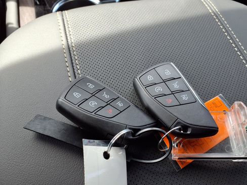 New 2026 GMC Yukon Elevation image 12