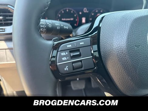 Used 2026 Honda Pilot Touring image 5