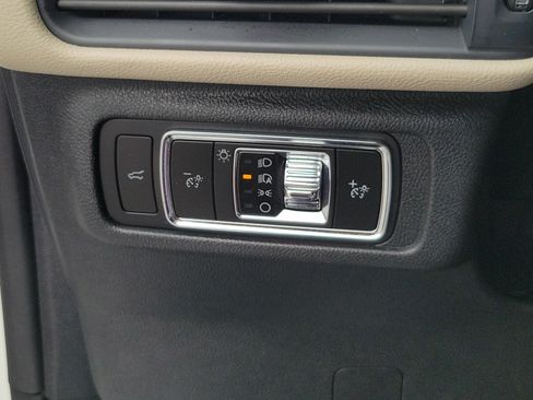 Used 2025 Lincoln Corsair FWD image 14