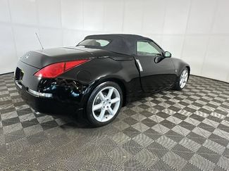 Used 2004 Nissan 350Z Touring RWD video 2