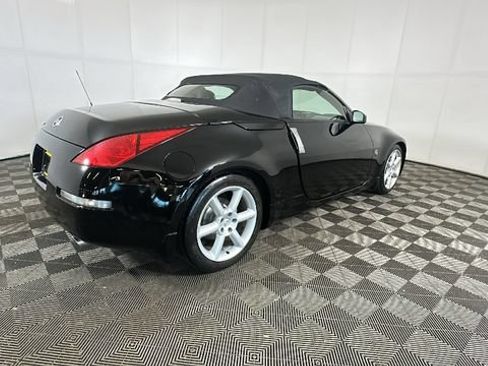 Used 2004 Nissan 350Z Touring RWD image 2