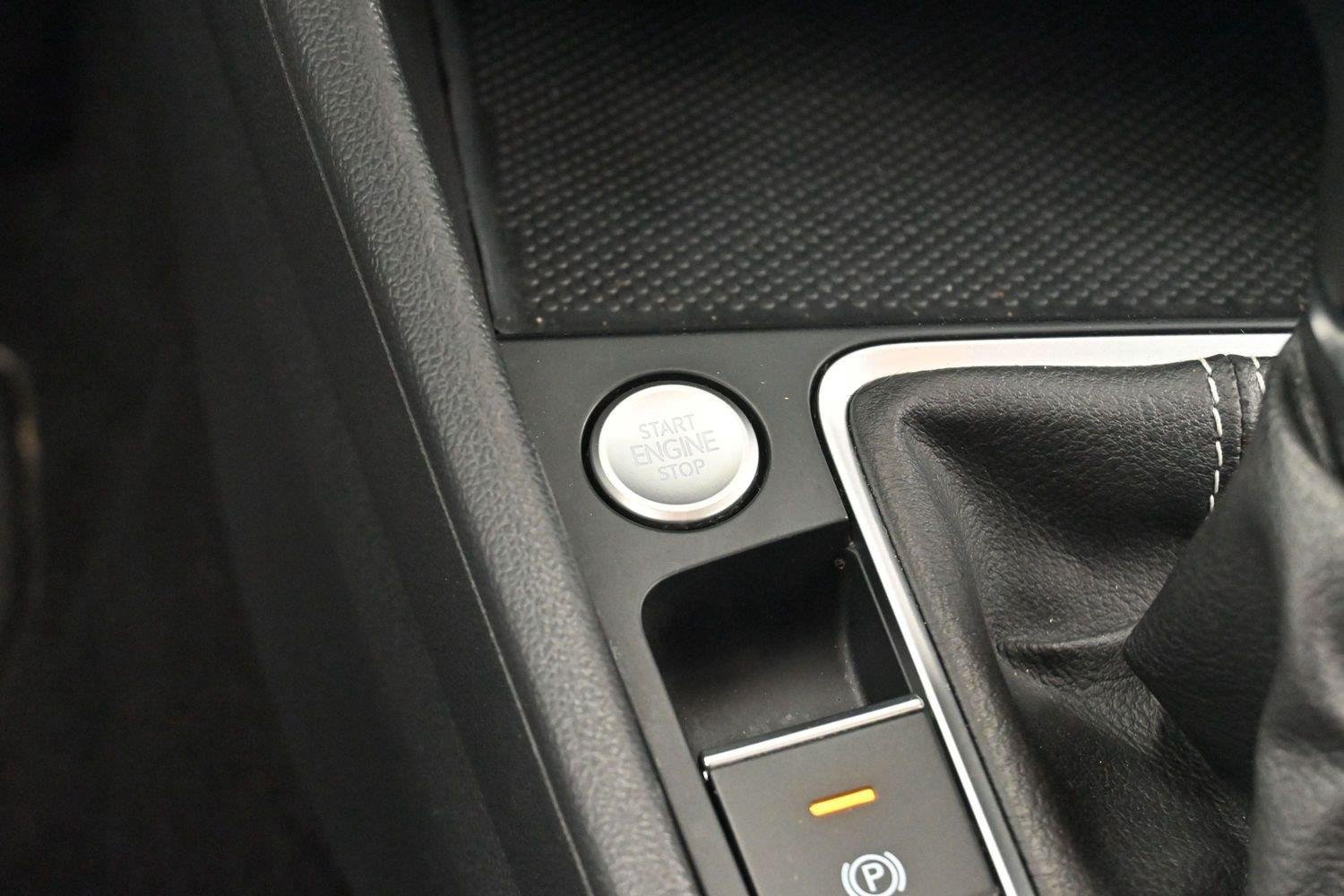Used 2024 Volkswagen Jetta SE FWD image 26