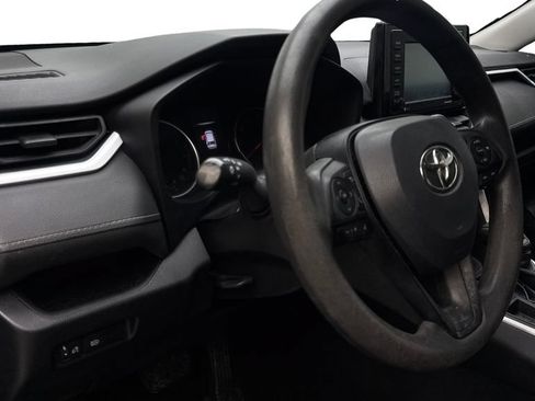 Used 2021 Toyota RAV4 LE FWD image 49