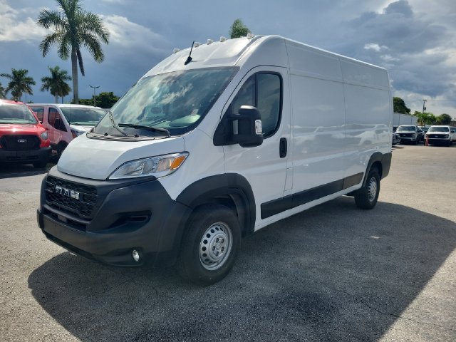 Used 2025 RAM ProMaster 2500 w/ Convenience Group FWD image 2