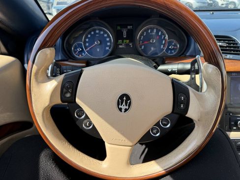 Used 2011 Maserati GranTurismo Convertible RWD image 18