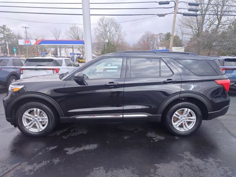 Used 2023 Ford Explorer XLT w/ Equipment Group 202A AWD/4WD image 1