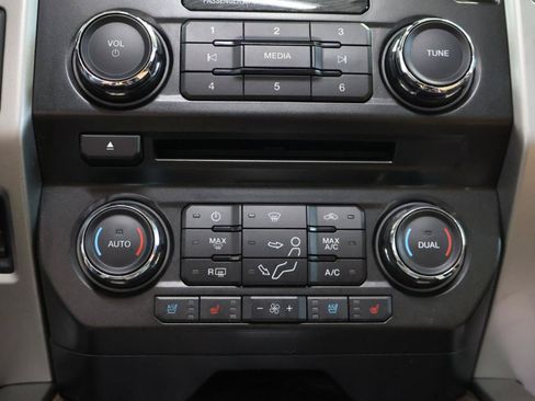 Used 2017 Ford F250 Lariat w/ Lariat Ultimate Package AWD/4WD image 19