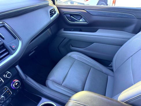 Used 2021 GMC Yukon SLT w/ SLT Premium Package image 33