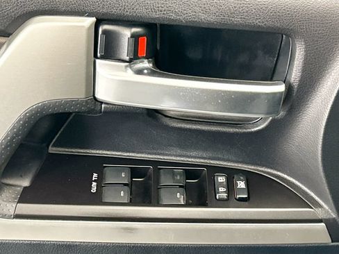 Used 2019 Toyota Land Cruiser w/ Preferred Accessory Package AWD/4WD image 22