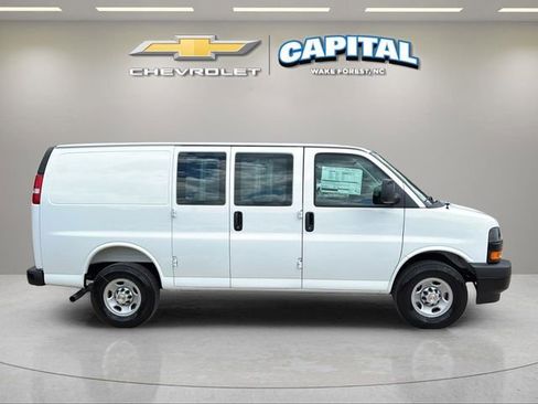 New 2026 Chevrolet Express 2500 RWD image 6