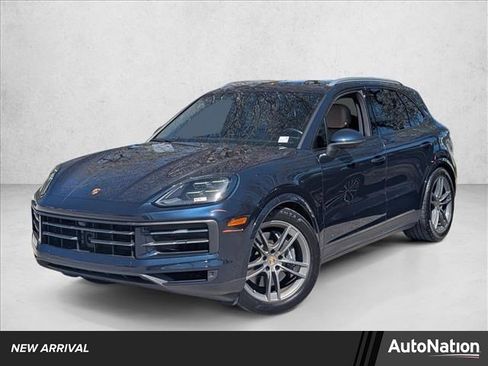 Used 2024 Porsche Cayenne image 1